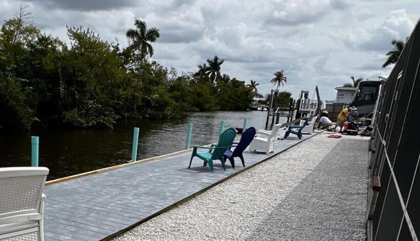 فندق على الطريق Angler's Inn