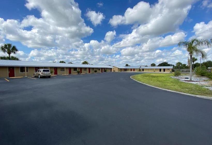 Мотель Economy Inn