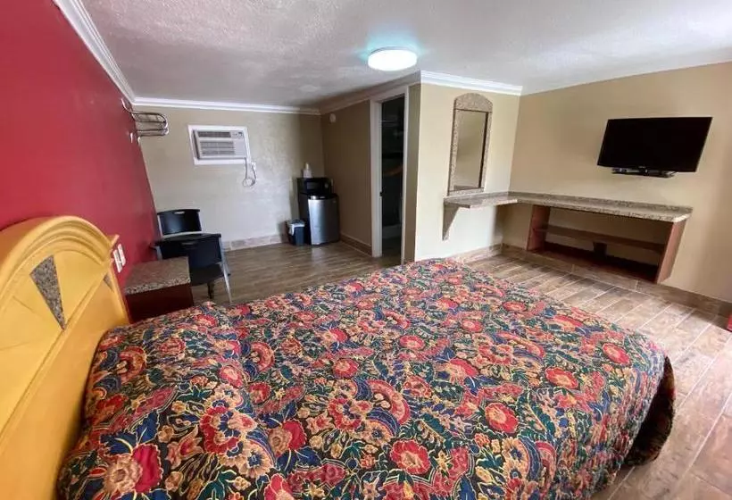 モーテル Economy Inn