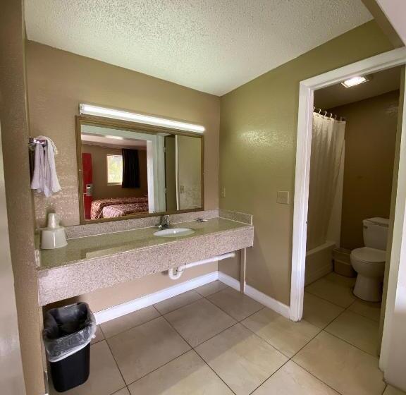 Мотель Economy Inn