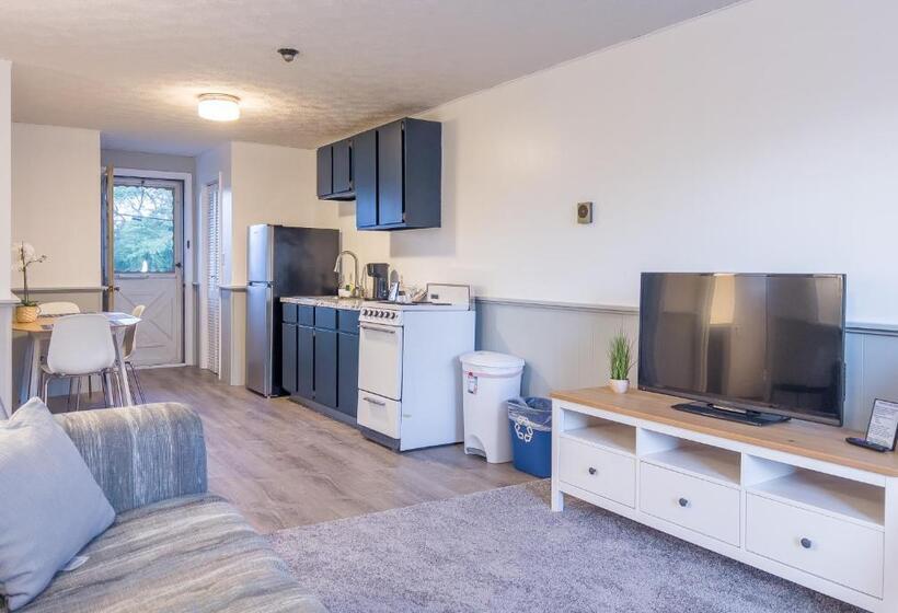 汽车旅馆 Inn Between The Beaches & Villager