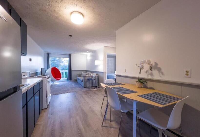 汽车旅馆 Inn Between The Beaches & Villager