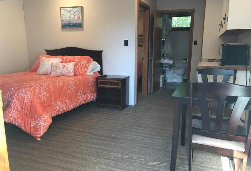 فندق على الطريق Marcotte Motor Court