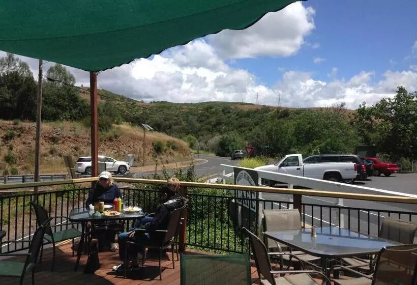 Motelli Priest Station Cafe & Cabins