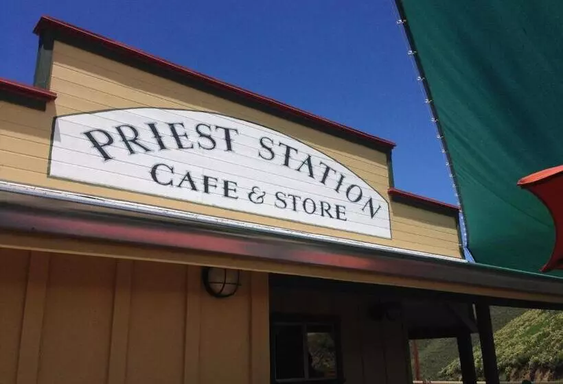 Motelli Priest Station Cafe & Cabins