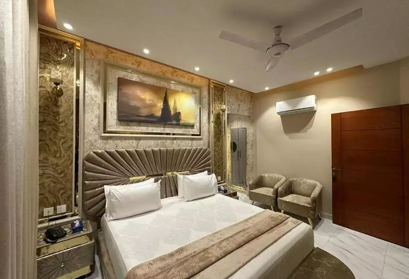 هتل Multan Swiss