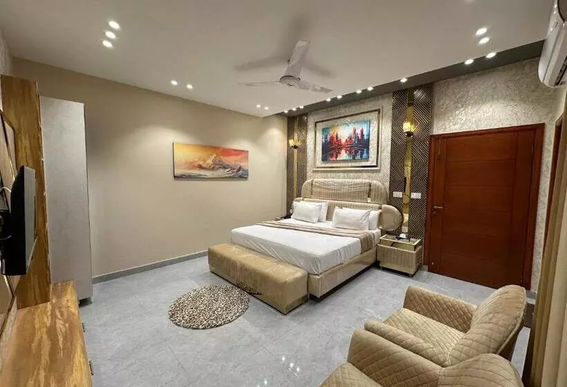 هتل Multan Swiss