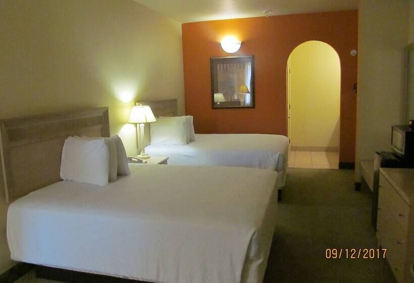 汽车旅馆  Sunbridge Inn & Suites