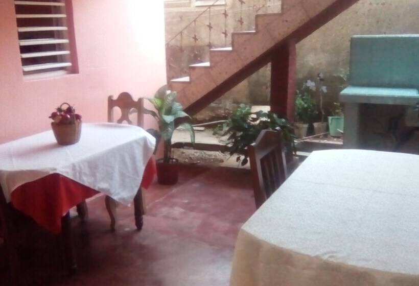 پانسیون Casa Esperanza Tuta