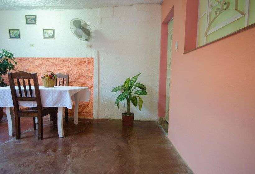 پانسیون Casa Esperanza Tuta