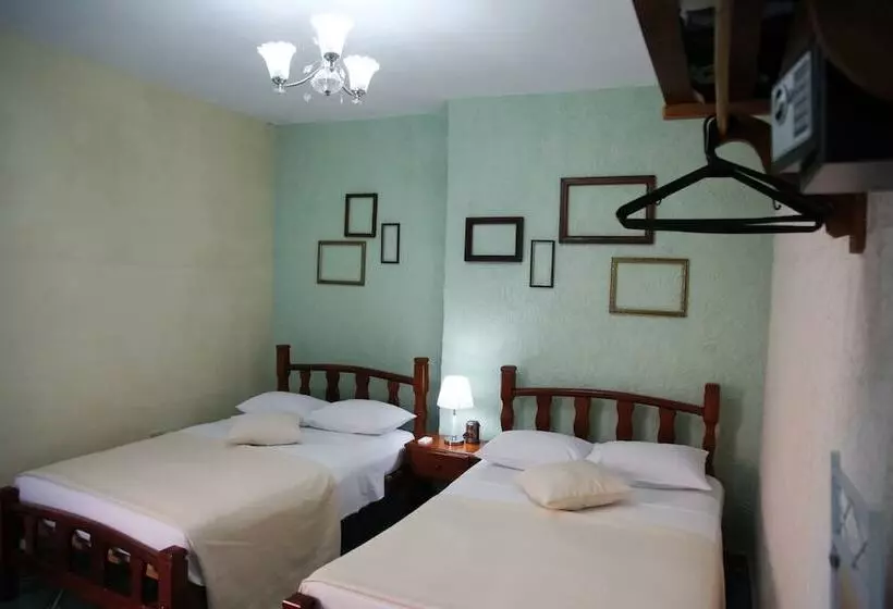 ペンション Hostal Cecilia A&d