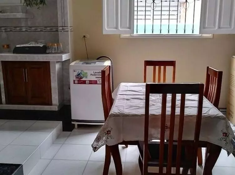 ペンション Hostal Belkis