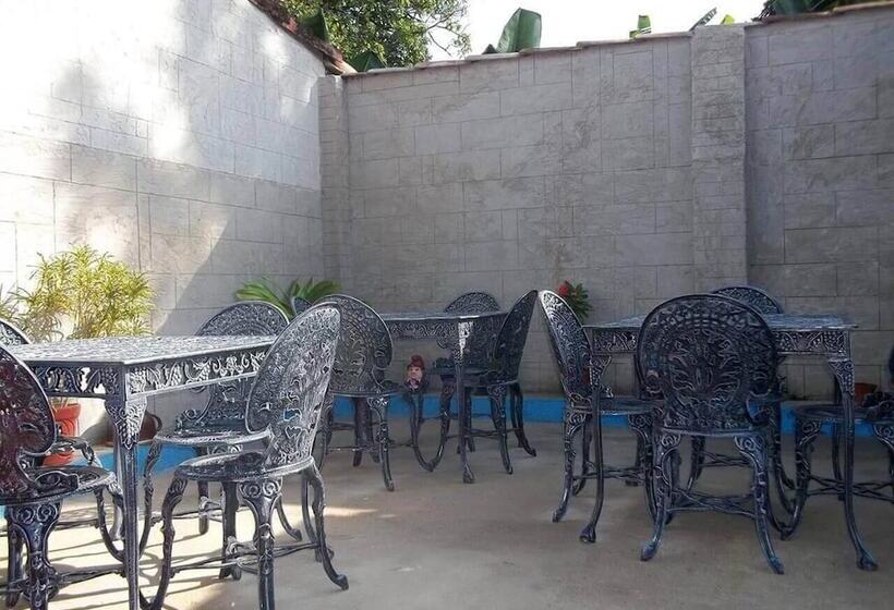 پانسیون Hostal Belkis