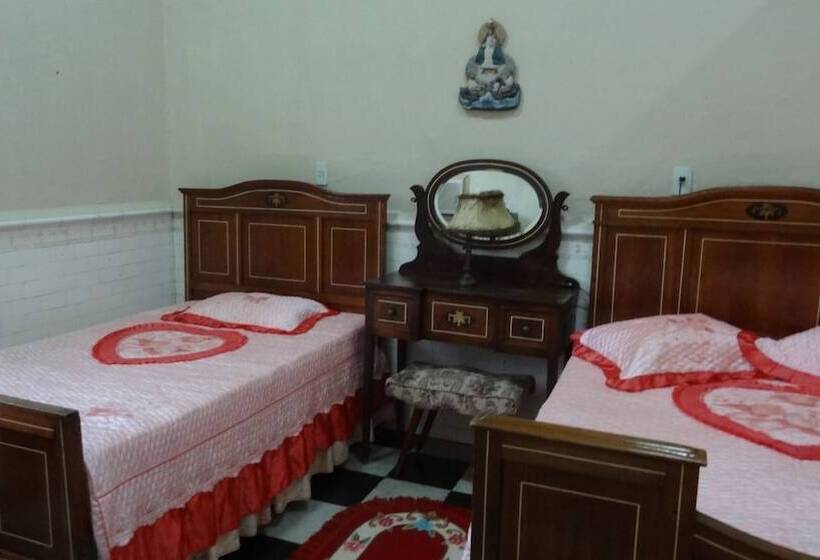 پانسیون Hostal La Paloma