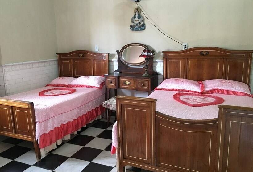 پانسیون Hostal La Paloma