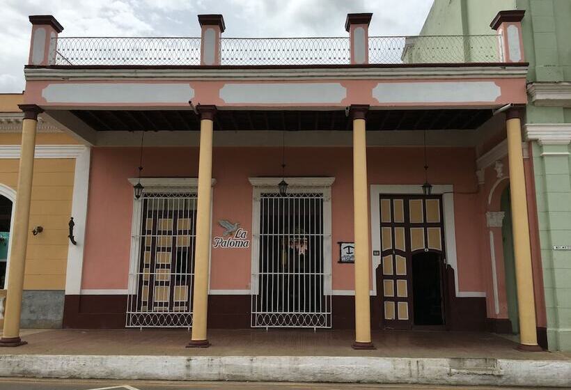 پانسیون Hostal La Paloma