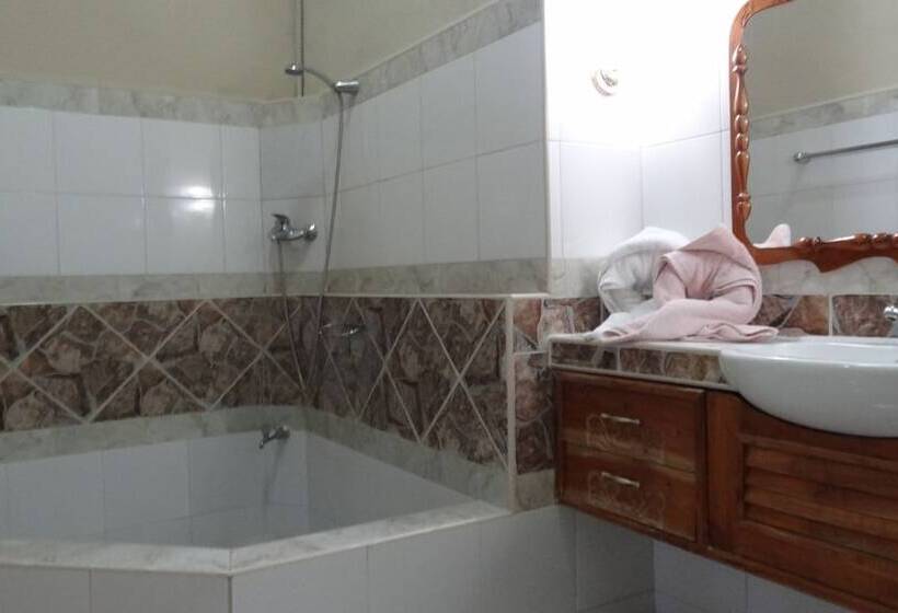 پانسیون Hostal La Paloma