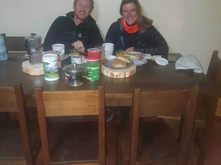 Albergue Casa De Piedra   Vaquería