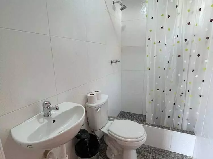 Albergue Casa De Piedra   Vaquería