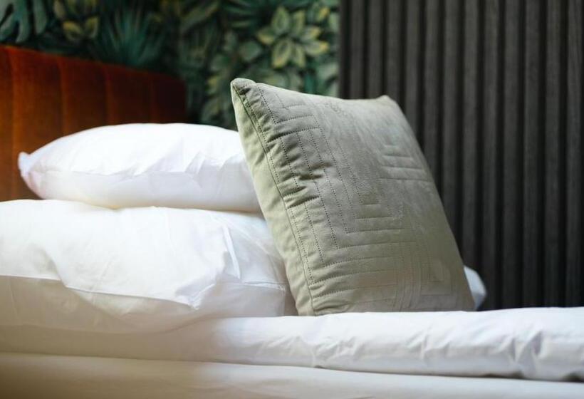 ベッドアンドブレックファースト M5 Autópálya Eurobus Panzió 140,km Kisteleki Lehajtó