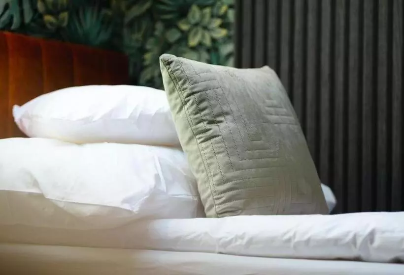 Aamiaismajoitus (B&B) M5 Autópálya Eurobus Panzió 140,km Kisteleki Lehajtó