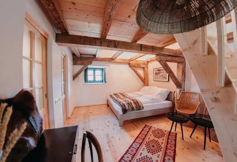 Aamiaismajoitus (B&B) Ugron Castle Fiatfalva