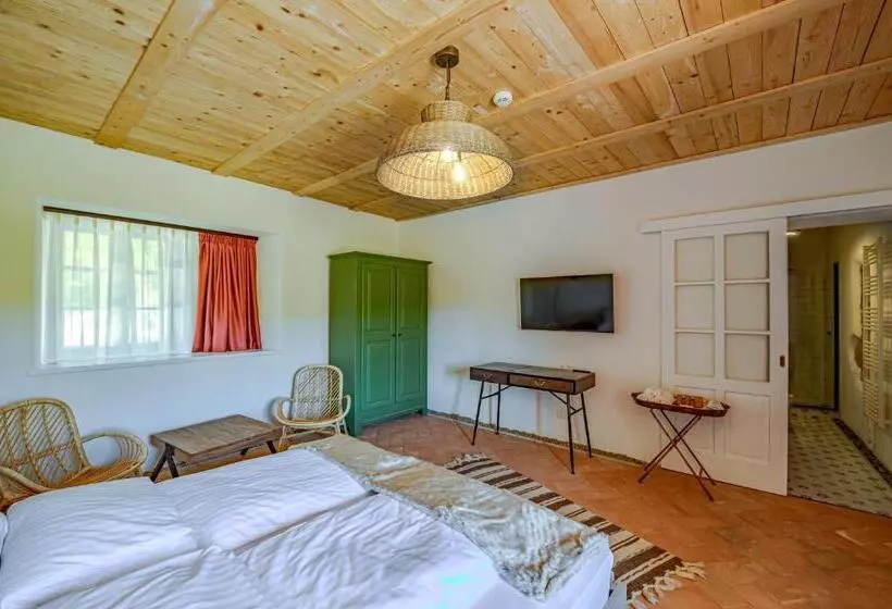 Aamiaismajoitus (B&B) Ugron Castle Fiatfalva