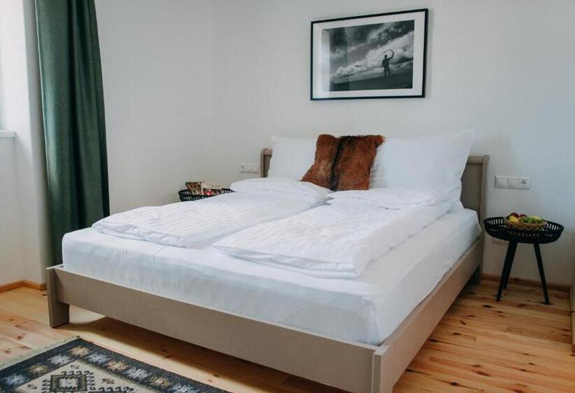 住宿加早餐  Ugron Castle Fiatfalva