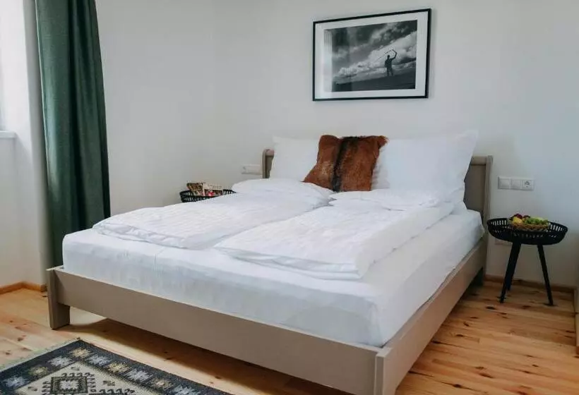 Aamiaismajoitus (B&B) Ugron Castle Fiatfalva