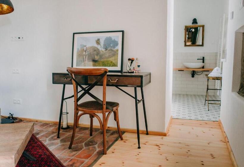 住宿加早餐  Ugron Castle Fiatfalva