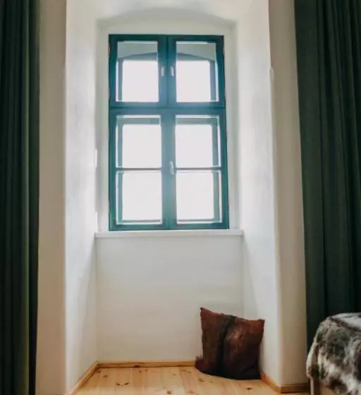 Aamiaismajoitus (B&B) Ugron Castle Fiatfalva