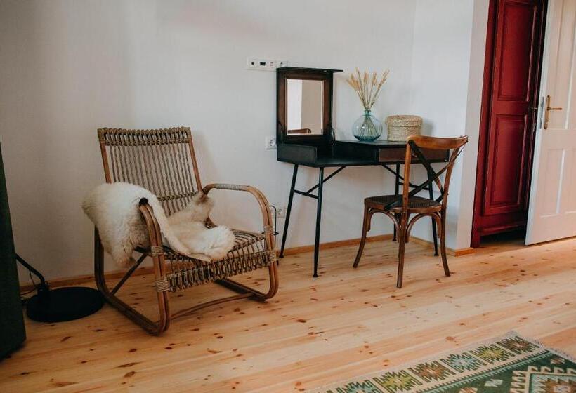 住宿加早餐  Ugron Castle Fiatfalva