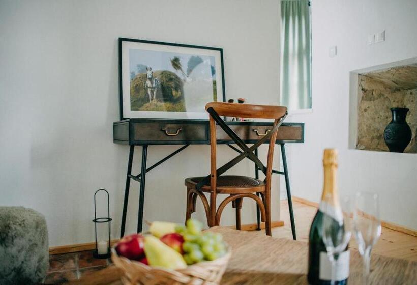 住宿加早餐  Ugron Castle Fiatfalva