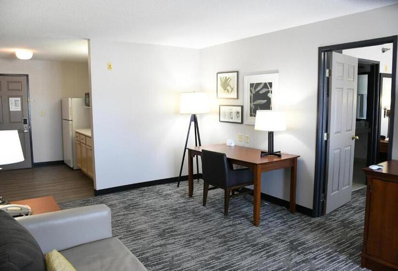 هتل Harmony Inn & Suites