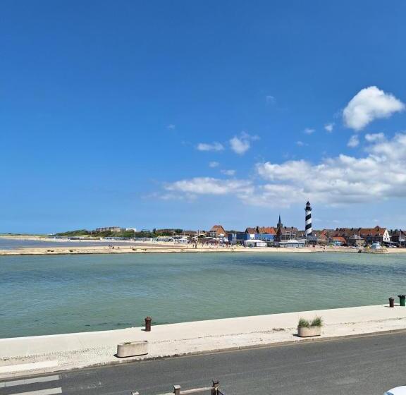 Отель Le Goûvern Ail