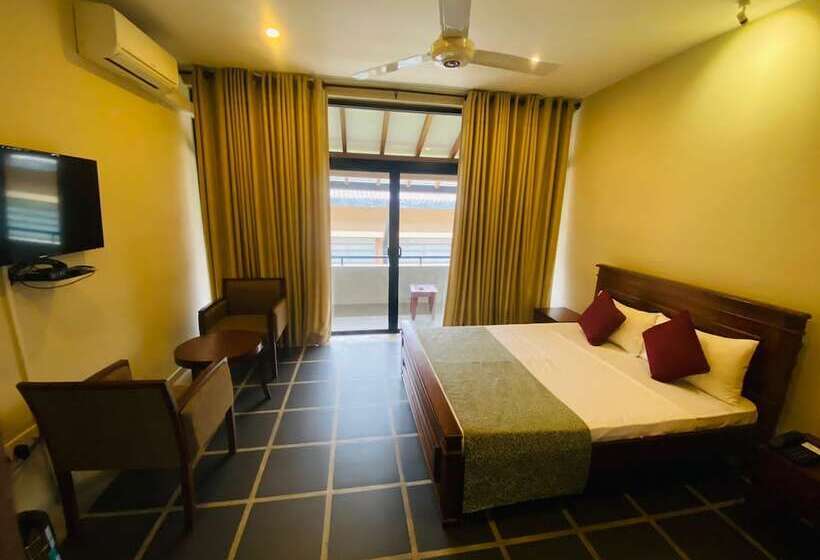 فندق Rest House Kesbewa