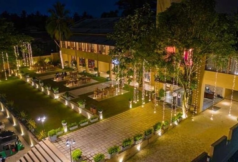 فندق Rest House Kesbewa