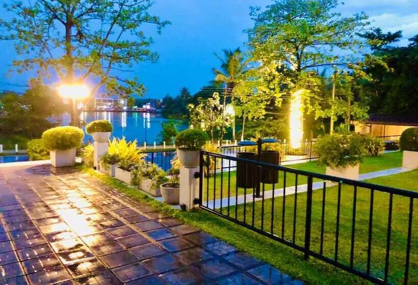 فندق Rest House Kesbewa