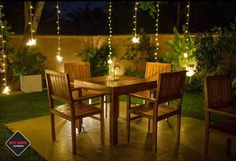 ホテル Rest House Kesbewa
