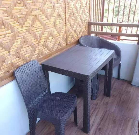Mischa S Hostel