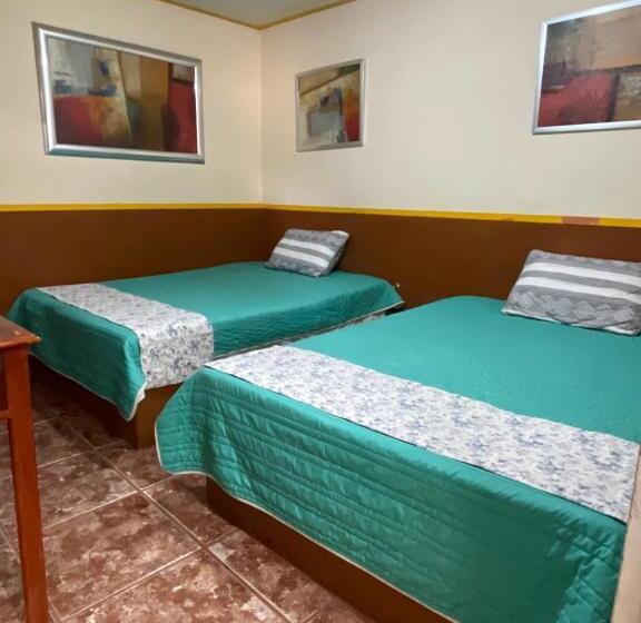 بنسيون Hostal De Atocha