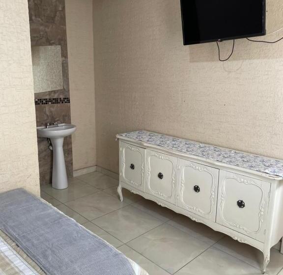 بنسيون Hostal De Atocha