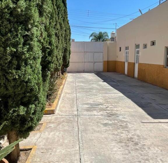 بنسيون Hostal De Atocha