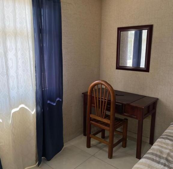 بنسيون Hostal De Atocha