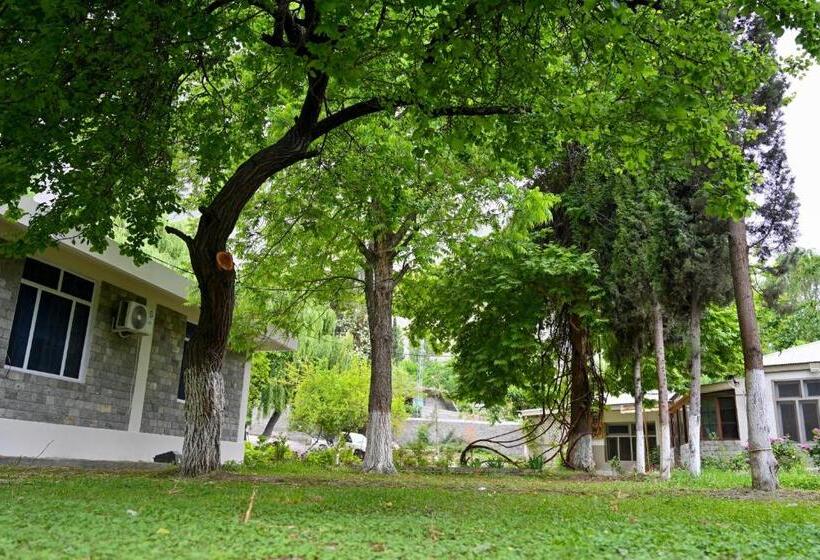 پانسیون Pecone Resort