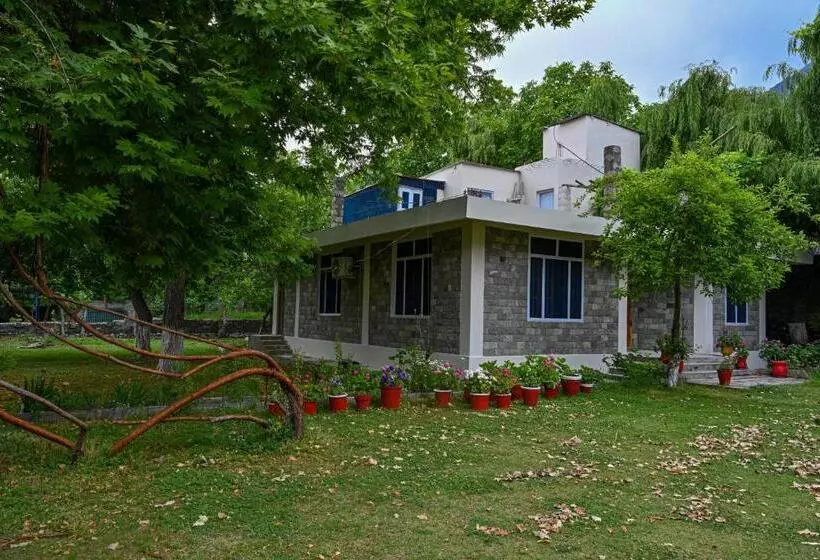پانسیون Pecone Resort