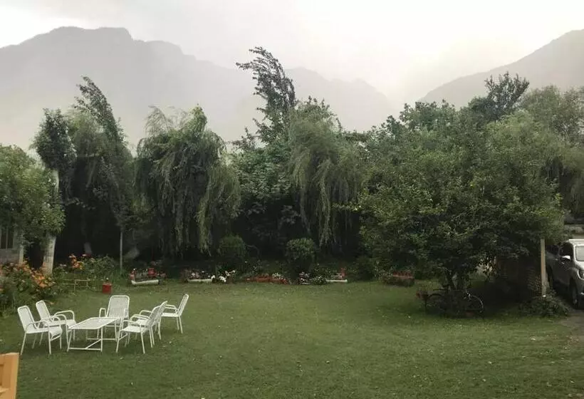 پانسیون Pecone Resort