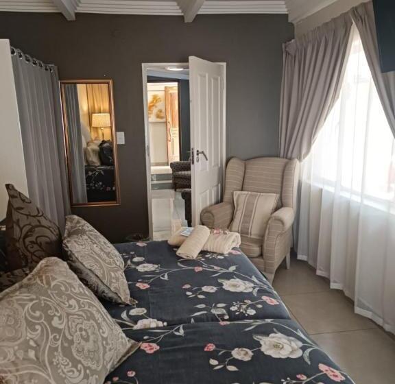 پانسیون The Flamingo Suite At Frederick S Place