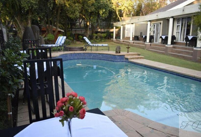 پانسیون The Flamingo Suite At Frederick S Place