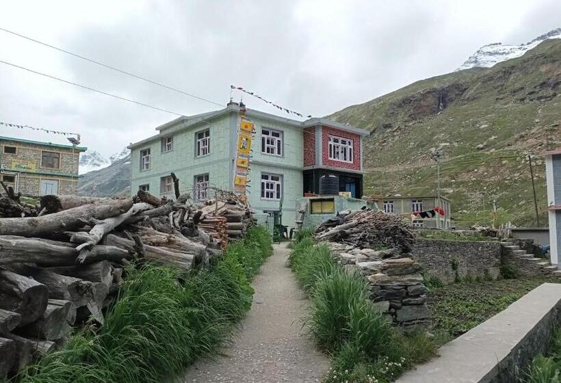 Pensão Trekking Cougars Guest House